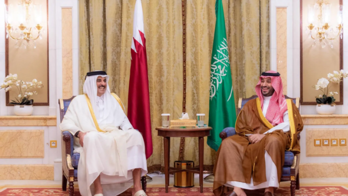 الأمير محمد بن سلمان والشيخ تميم يناقشان المستجدات الإقليمية والدولية