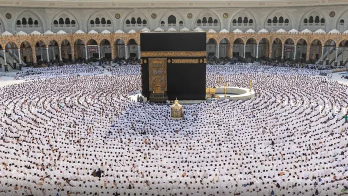 المحكمة العليا السعودية: غداً غرة شهر ذي الحجة .. والوقوف بعرفة الثلاثاء 26 مايو