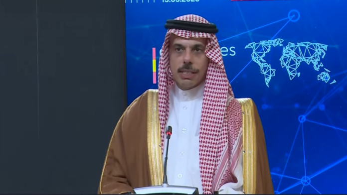وزير الخارجية السعودي: ندعم المسار الدبلوماسي لحل الأزمة بين أميركا وإيران