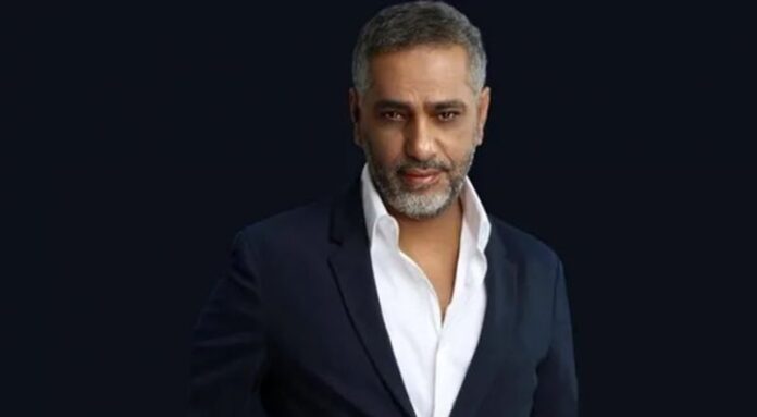 تدهور الحالة الصحية لفضل شاكر يؤجل محاكمته إلى أغسطس